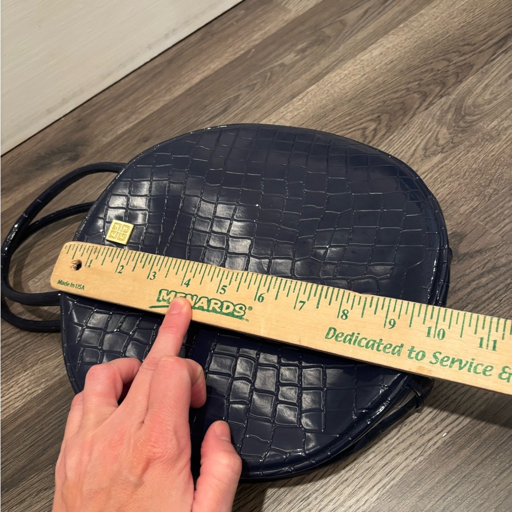 Givenchy Round Navy Croc-Embossed make-up Bag travel luxury convenient - Picture 2 of 12